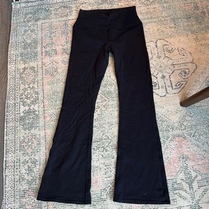 alo yoga flare leggings